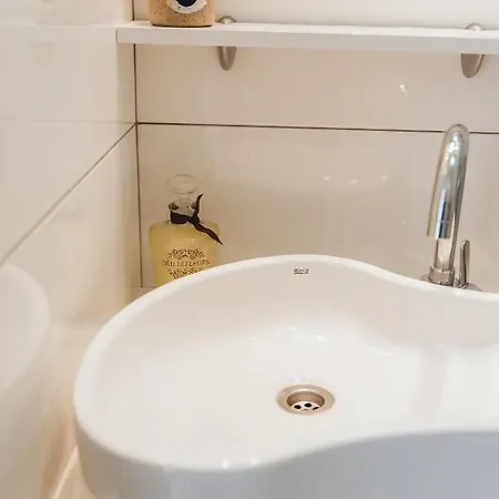 Anatota Hvar هفار