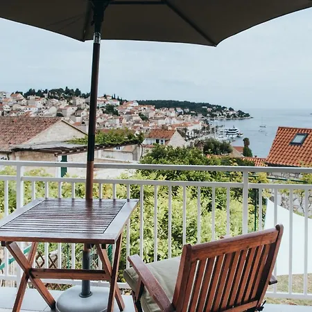 بيت ضيافة Anatota Hvar 4*