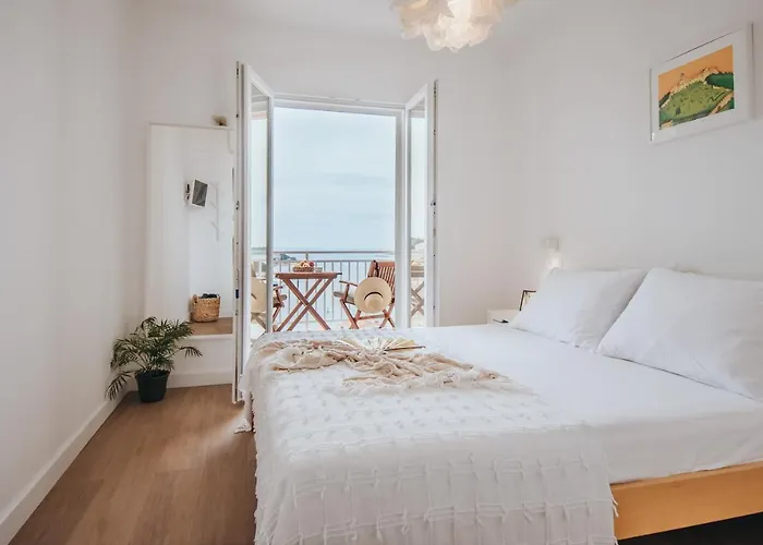 Anatota Hvar 4*