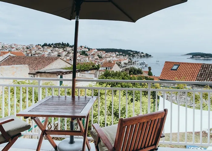 Gasthuis Anatota Hvar 4*