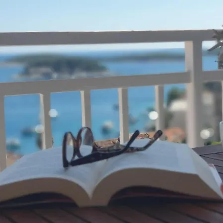 Anatota Hvar Guest house