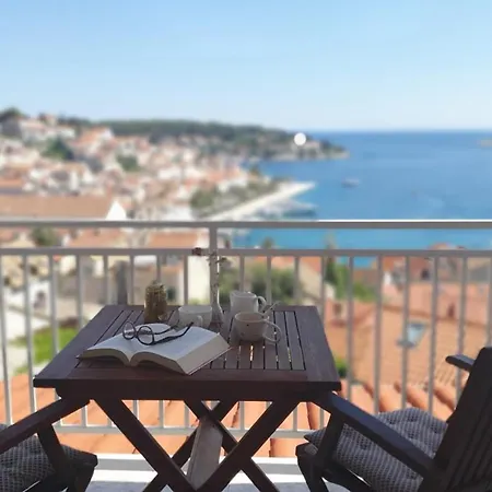 Anatota Hvar 4*