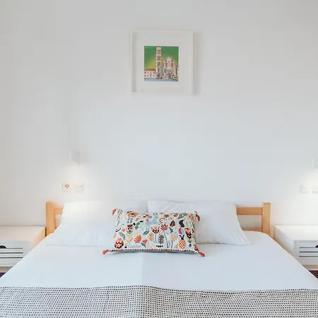Anatota Hvar Guest house